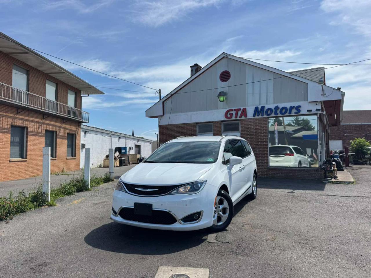 Chrysler Pacifica Touring-L Plus FWD 2017