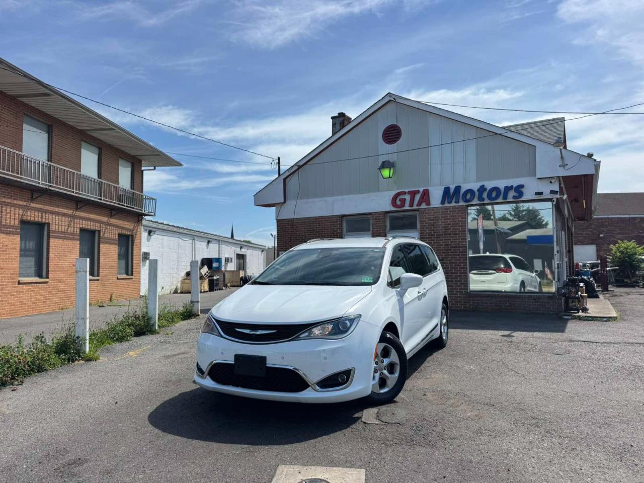 Chrysler Pacifica Touring-L Plus FWD 2017