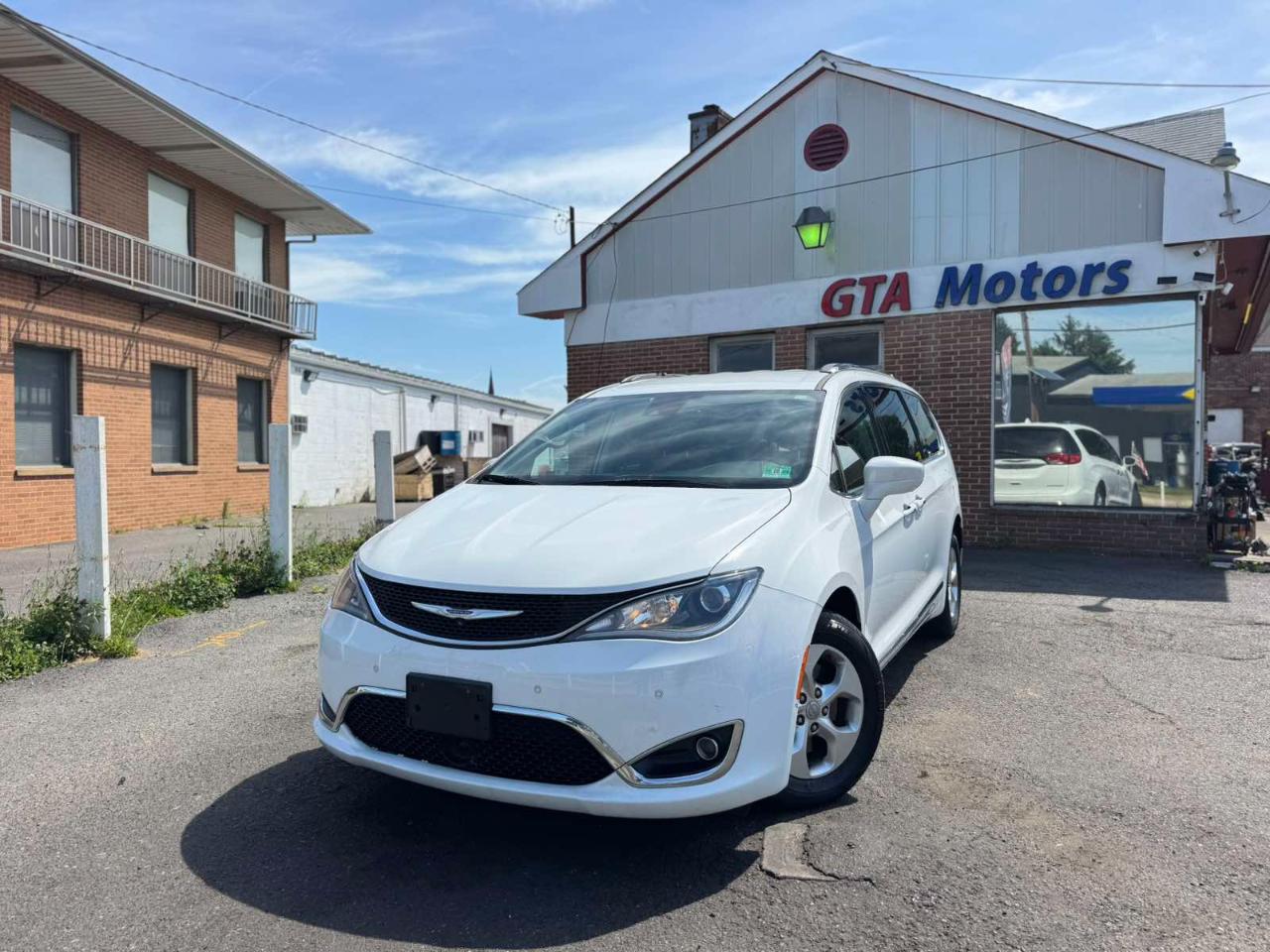 Chrysler Pacifica Touring-L Plus FWD 2017