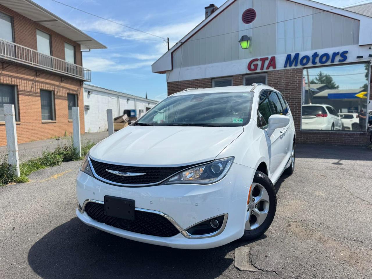 Chrysler Pacifica Touring-L Plus FWD 2017