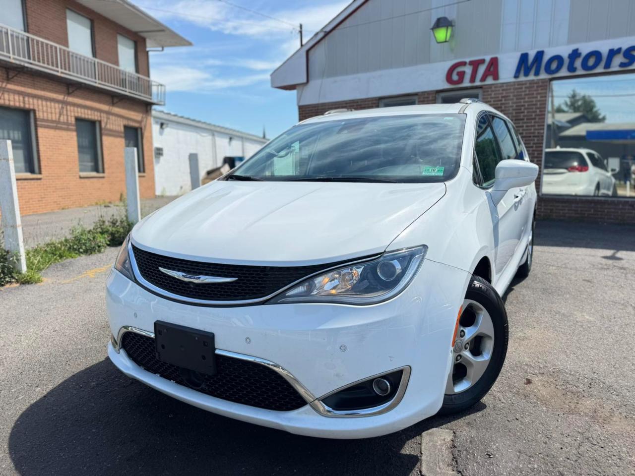 Chrysler Pacifica Touring-L Plus FWD 2017