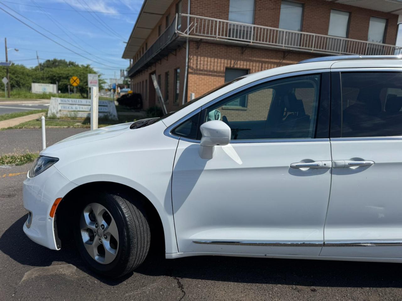Chrysler Pacifica Touring-L Plus FWD 2017