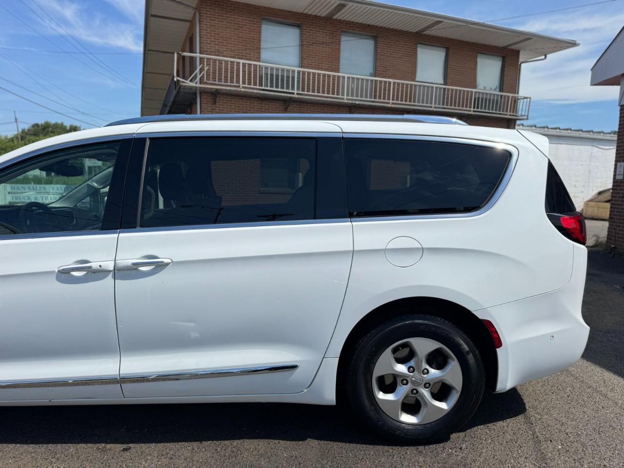 Chrysler Pacifica Touring-L Plus FWD 2017