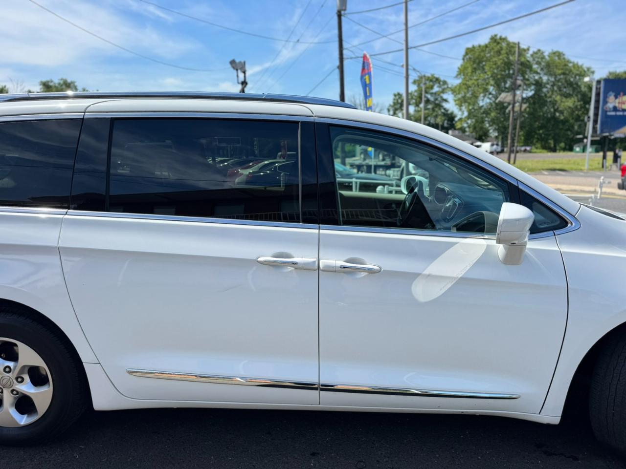 Chrysler Pacifica Touring-L Plus FWD 2017