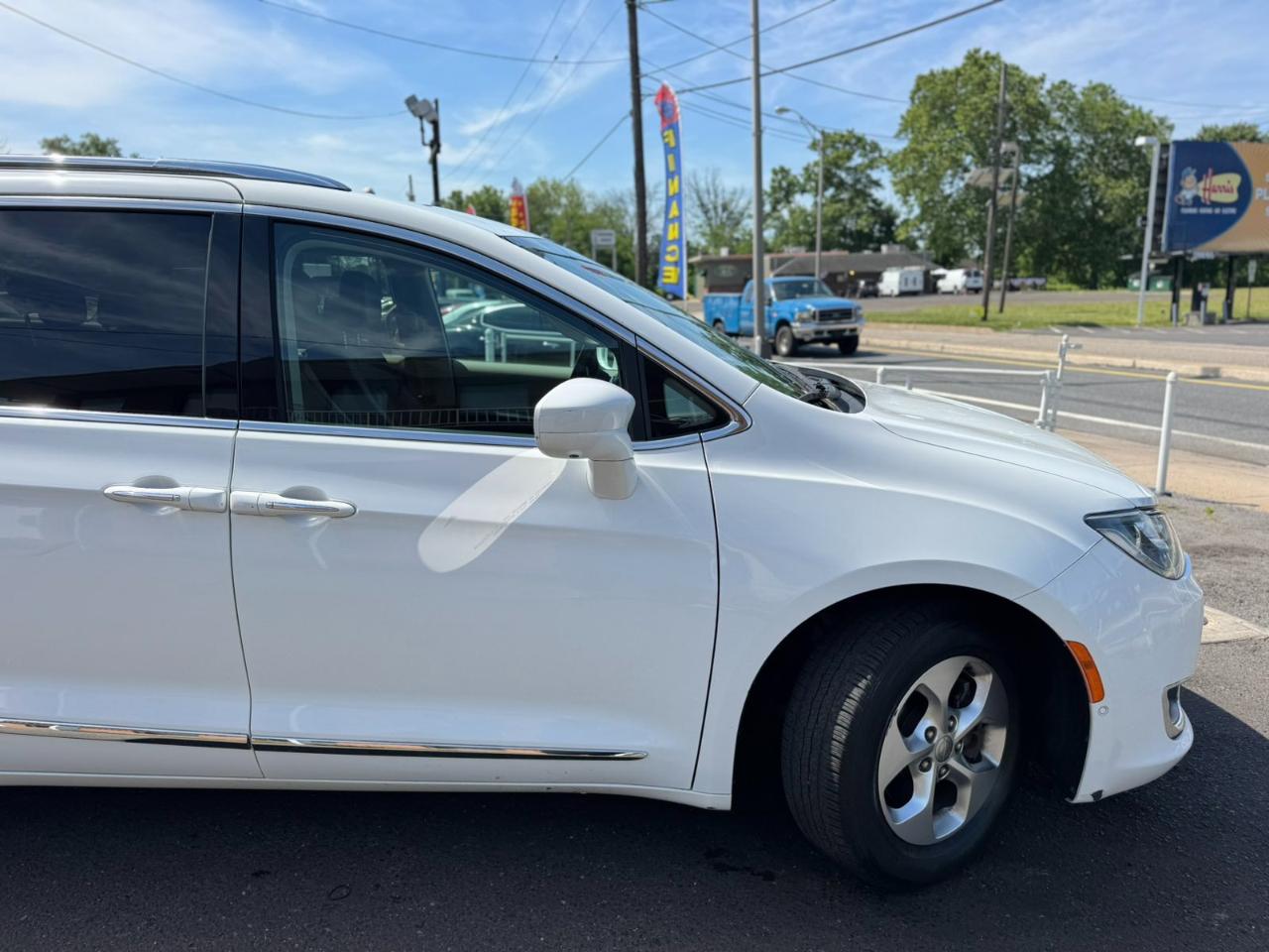 Chrysler Pacifica Touring-L Plus FWD 2017