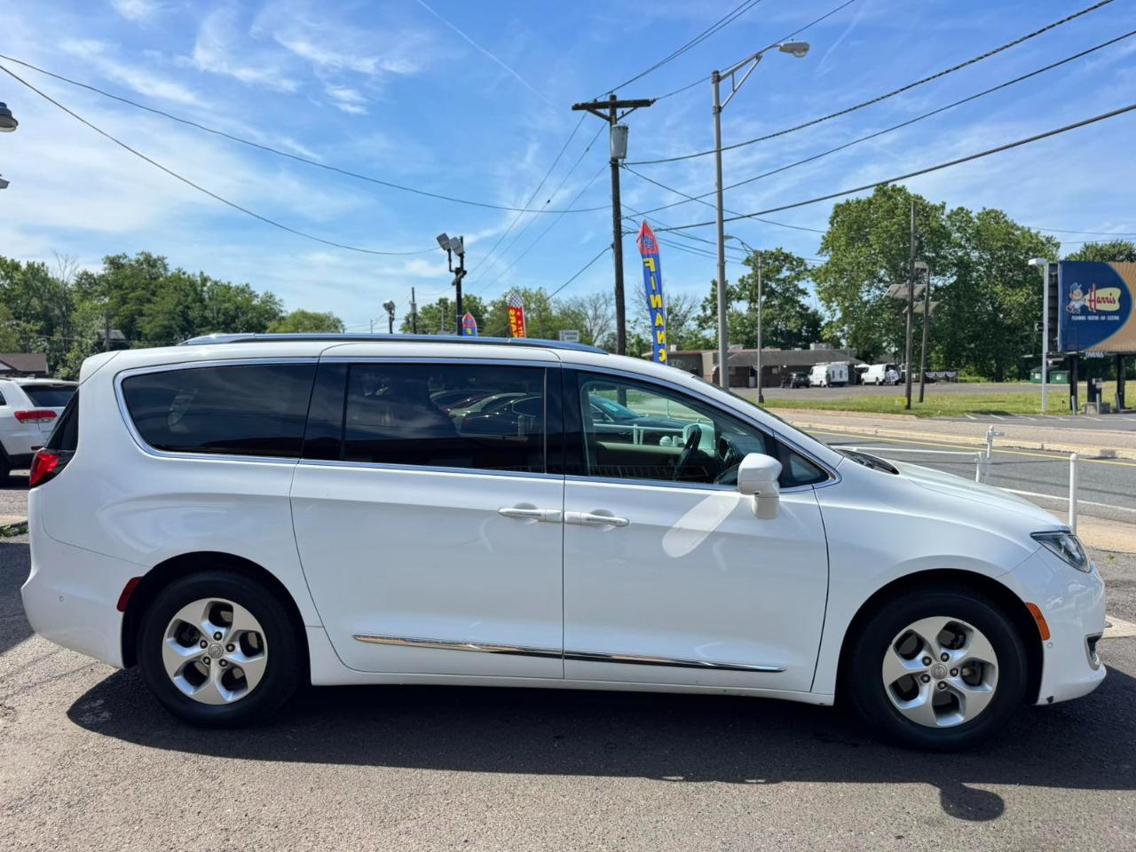Chrysler Pacifica Touring-L Plus FWD 2017