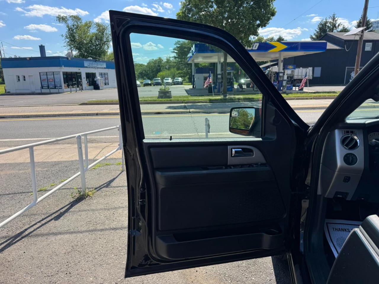 Ford Expedition EL 4WD 4dr Limited 2012
