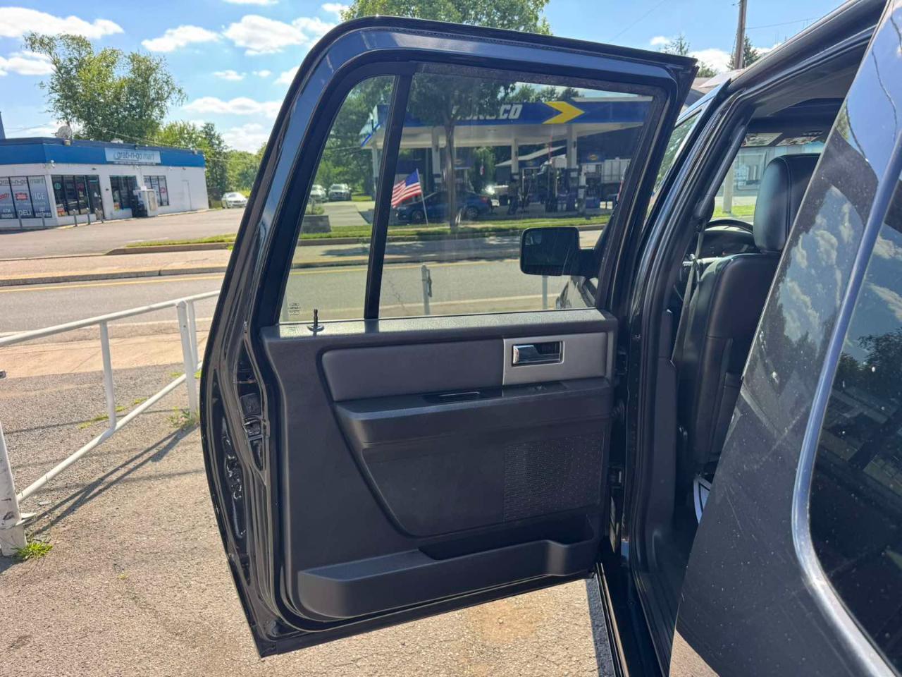 Ford Expedition EL 4WD 4dr Limited 2012