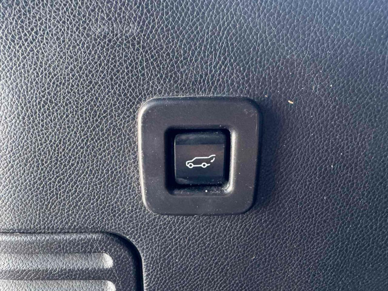 Ford Expedition EL 4WD 4dr Limited 2012