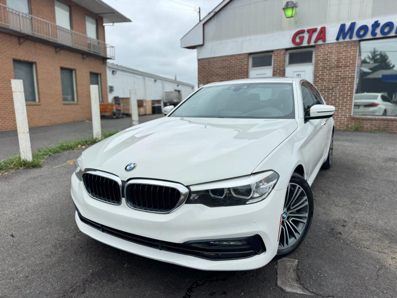 BMW 5 Series 530i Sedan 2018