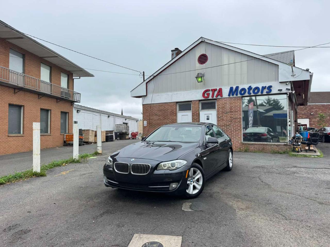 BMW 5 Series 4dr Sdn 528i xDrive AWD 2013