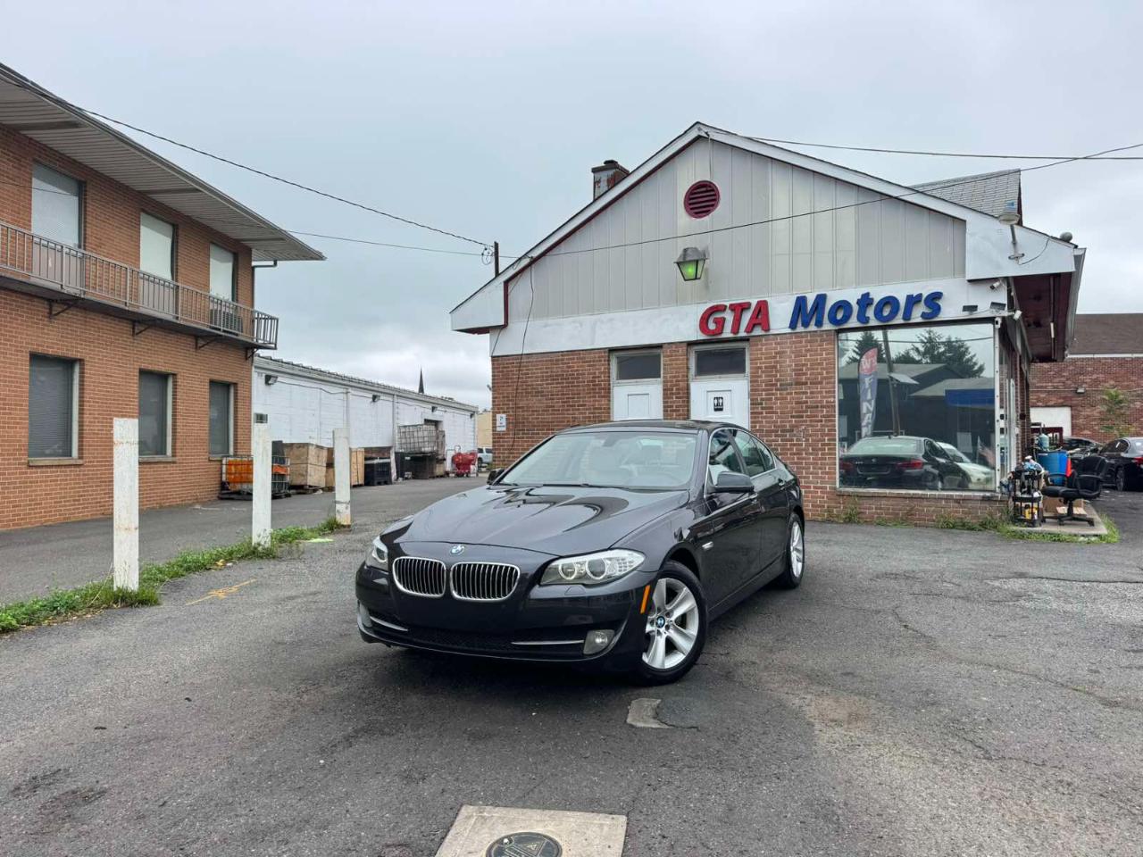 BMW 5 Series 4dr Sdn 528i xDrive AWD 2013