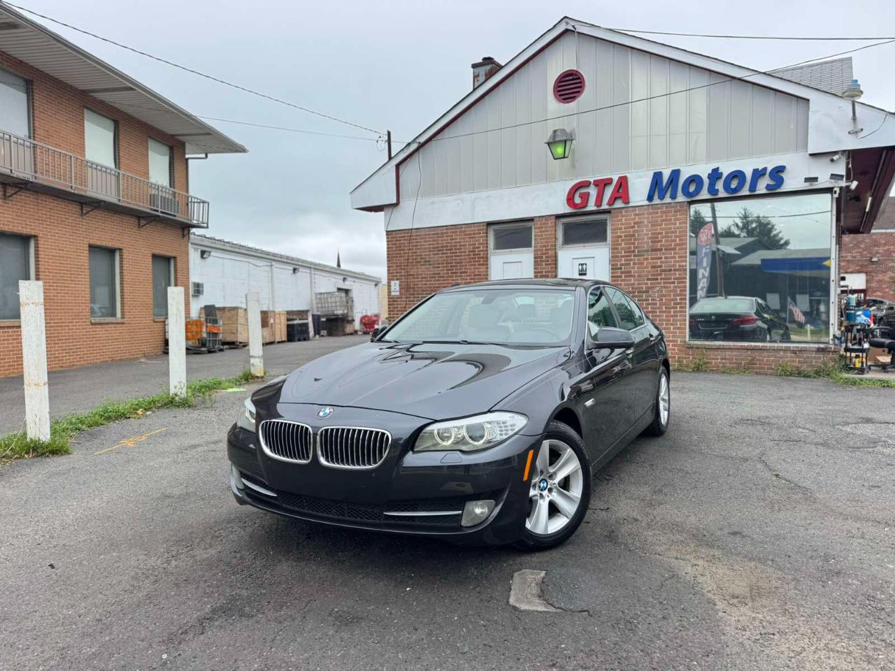 BMW 5 Series 4dr Sdn 528i xDrive AWD 2013