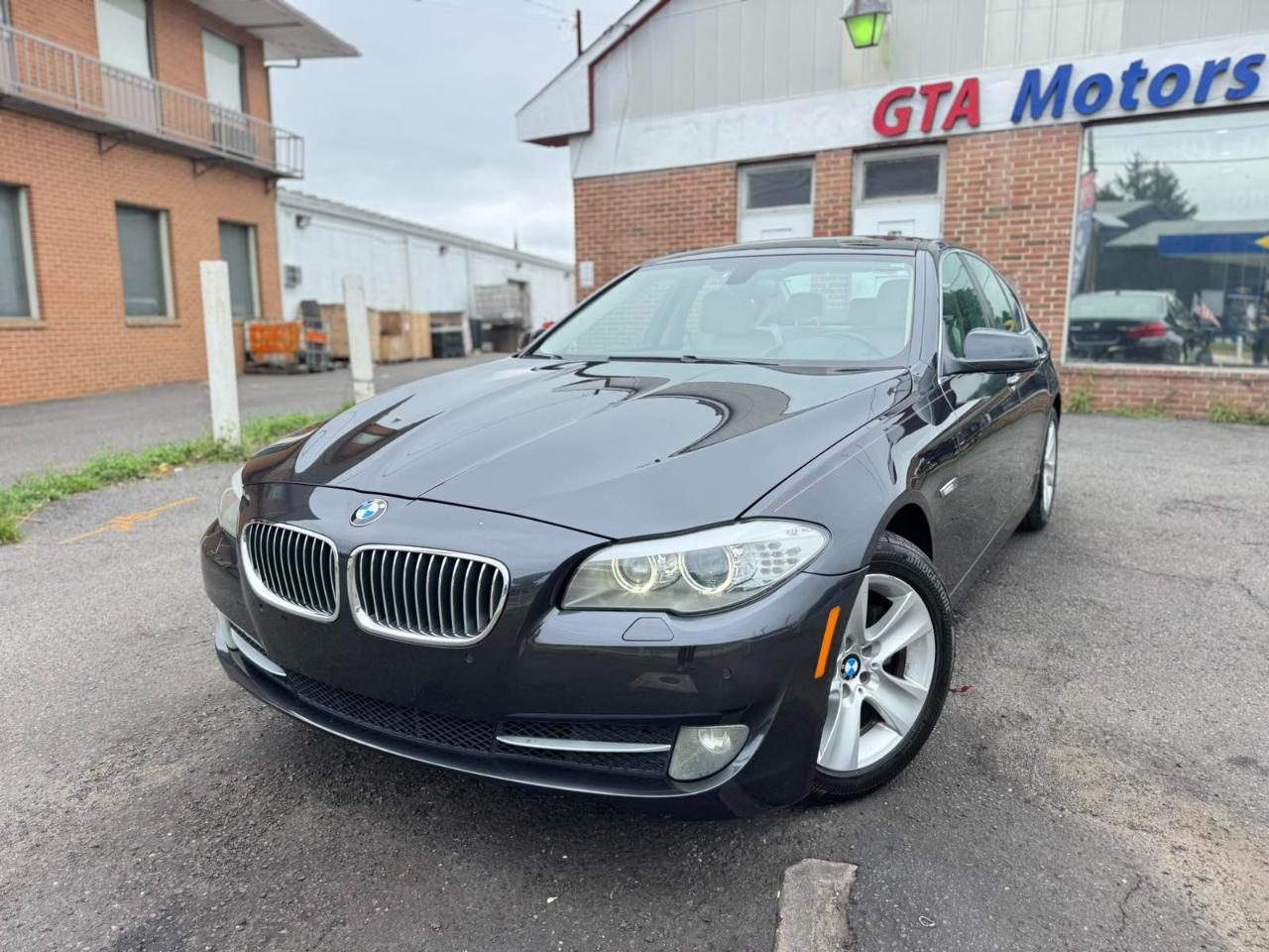 BMW 5 Series 4dr Sdn 528i xDrive AWD 2013