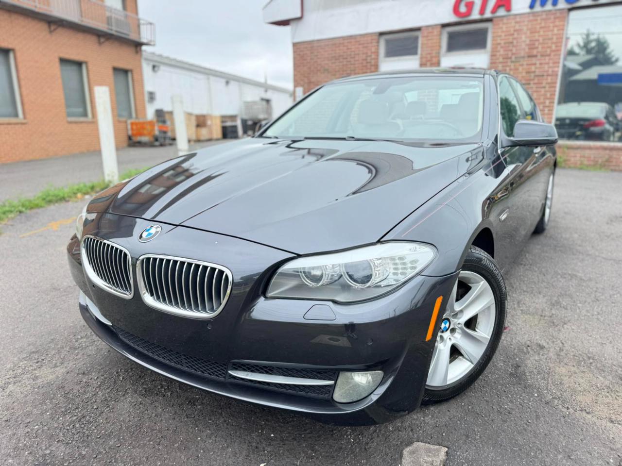 BMW 5 Series 4dr Sdn 528i xDrive AWD 2013