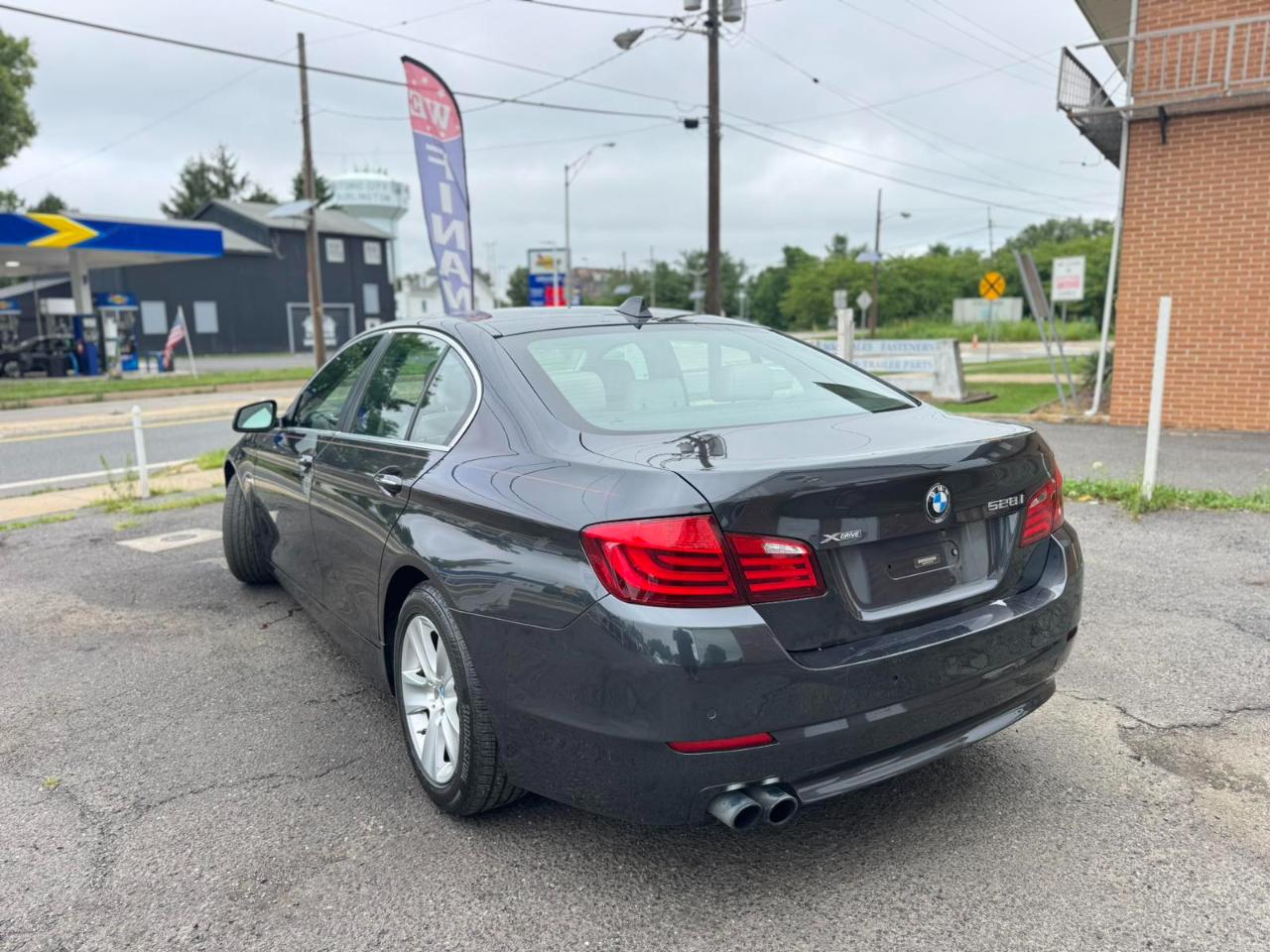 BMW 5 Series 4dr Sdn 528i xDrive AWD 2013