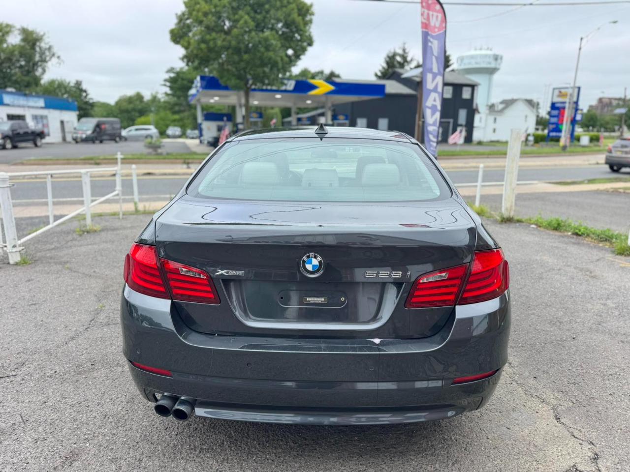 BMW 5 Series 4dr Sdn 528i xDrive AWD 2013