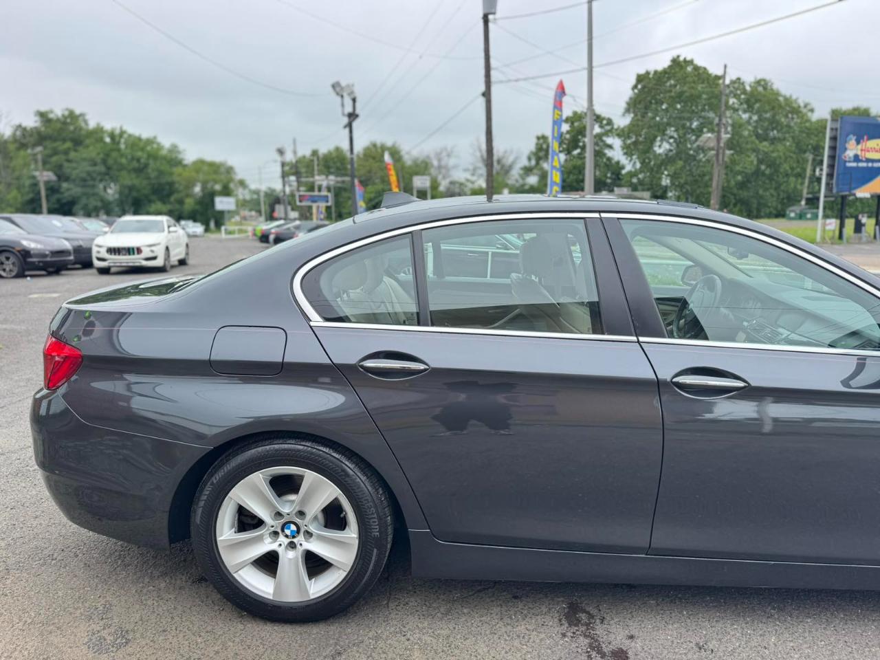 BMW 5 Series 4dr Sdn 528i xDrive AWD 2013