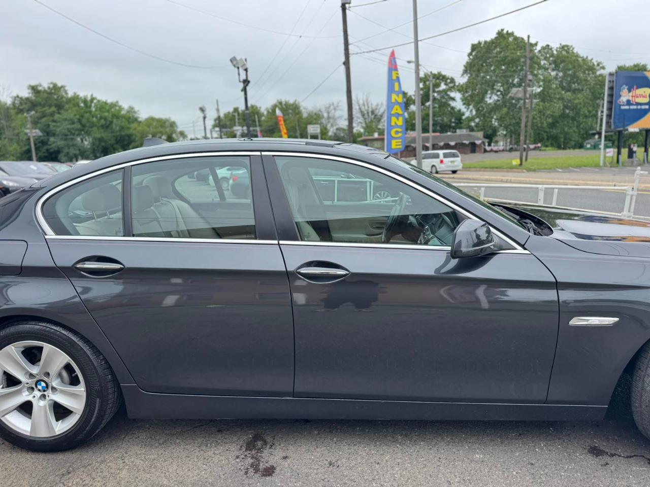 BMW 5 Series 4dr Sdn 528i xDrive AWD 2013