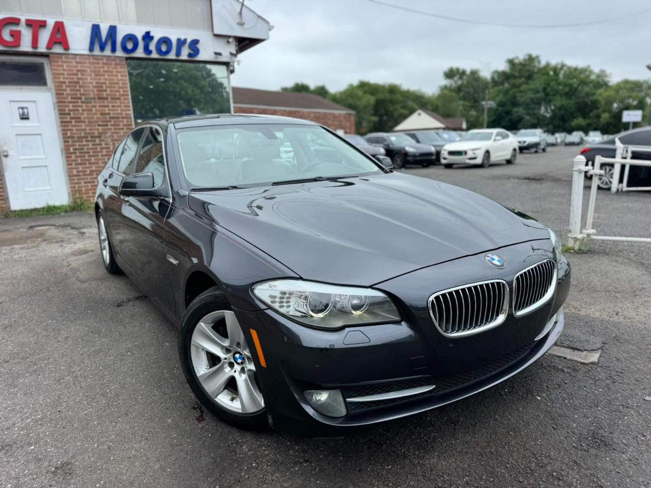 BMW 5 Series 4dr Sdn 528i xDrive AWD 2013