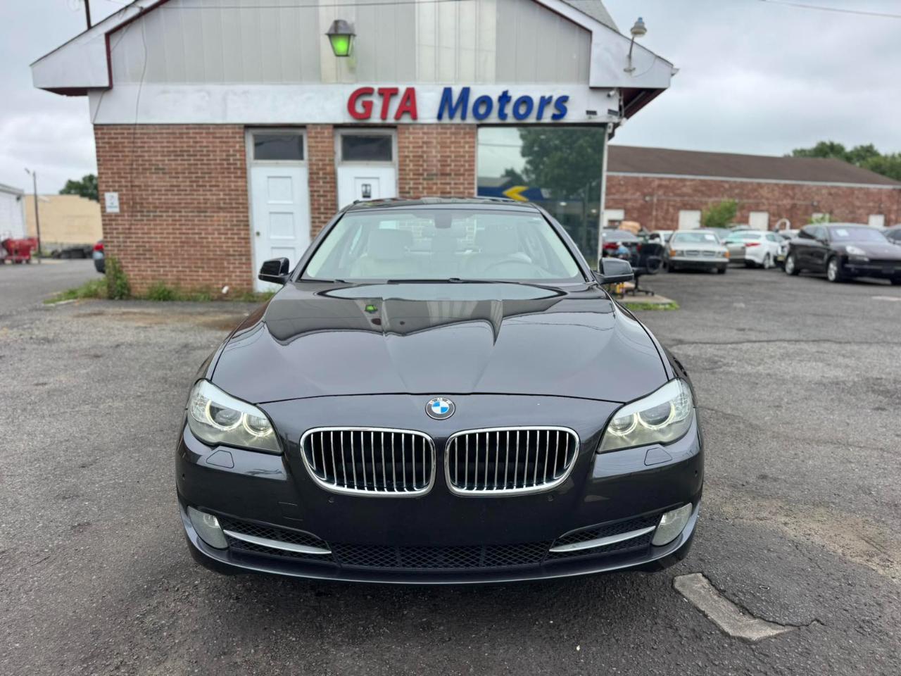 BMW 5 Series 4dr Sdn 528i xDrive AWD 2013