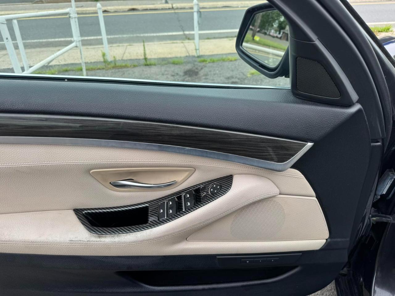 BMW 5 Series 4dr Sdn 528i xDrive AWD 2013