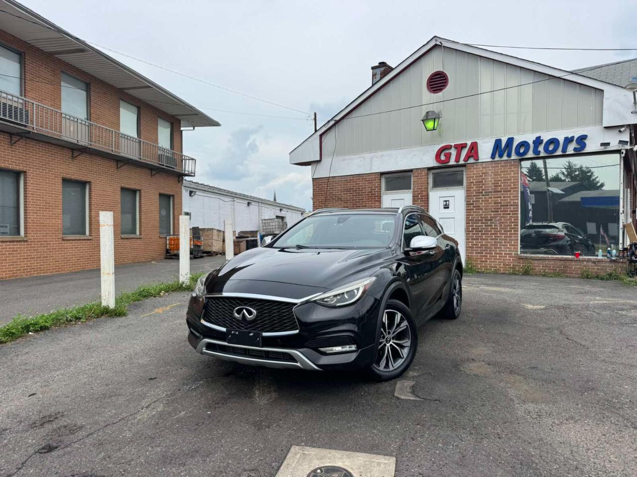 Infiniti QX30 Premium AWD *Ltd Avail* 2017