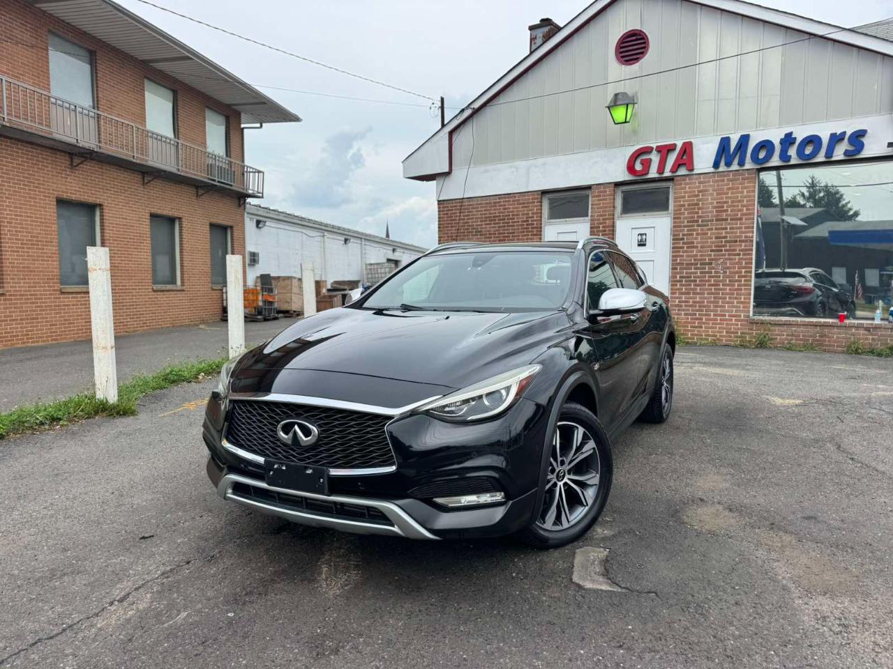 Infiniti QX30 Premium AWD *Ltd Avail* 2017