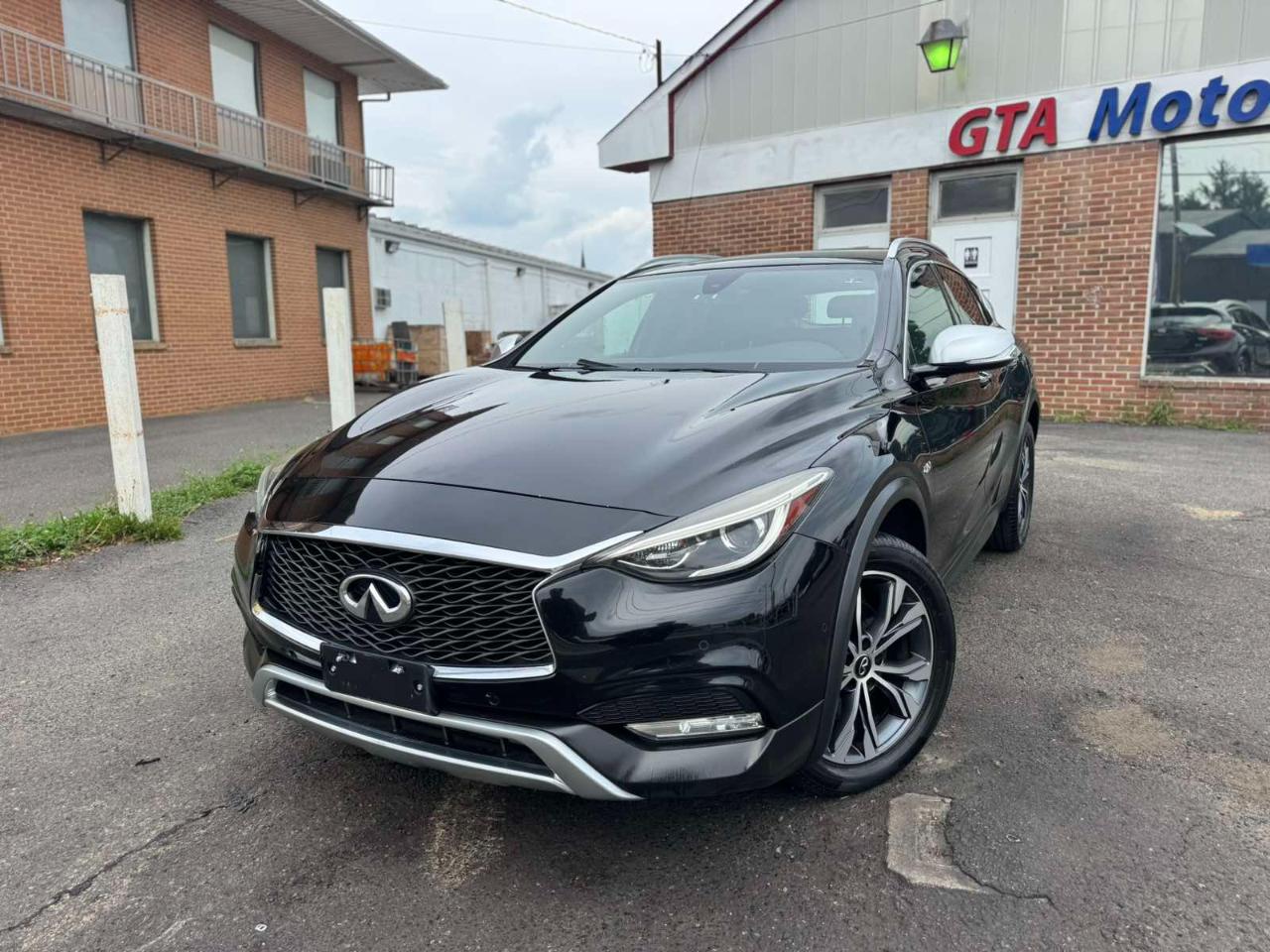 Infiniti QX30 Premium AWD *Ltd Avail* 2017