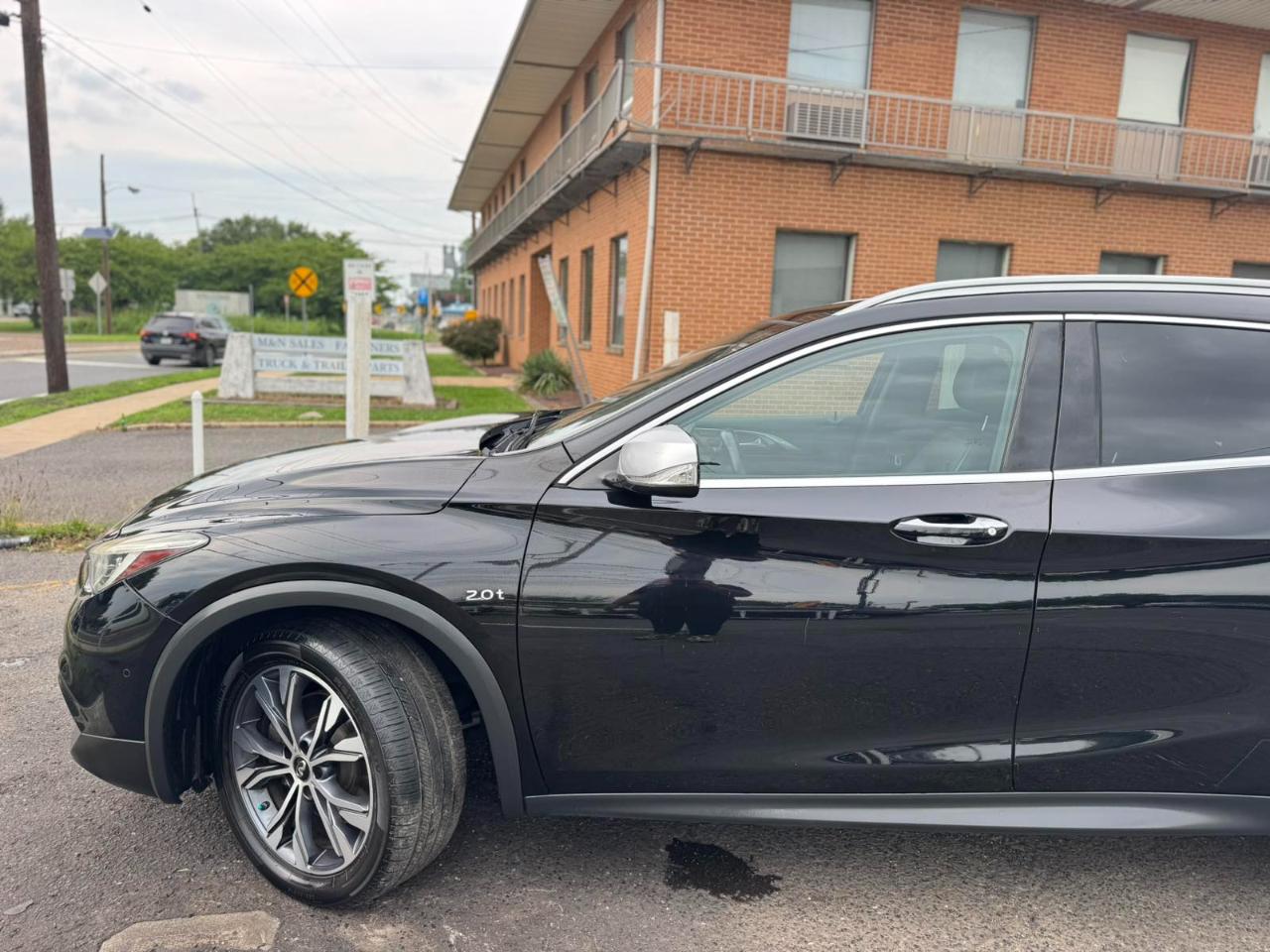 Infiniti QX30 Premium AWD *Ltd Avail* 2017