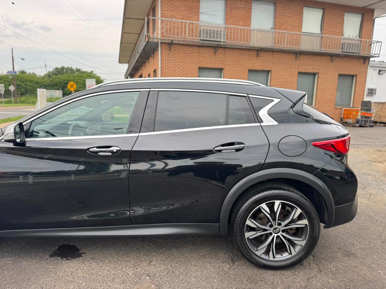 Infiniti QX30 Premium AWD *Ltd Avail* 2017