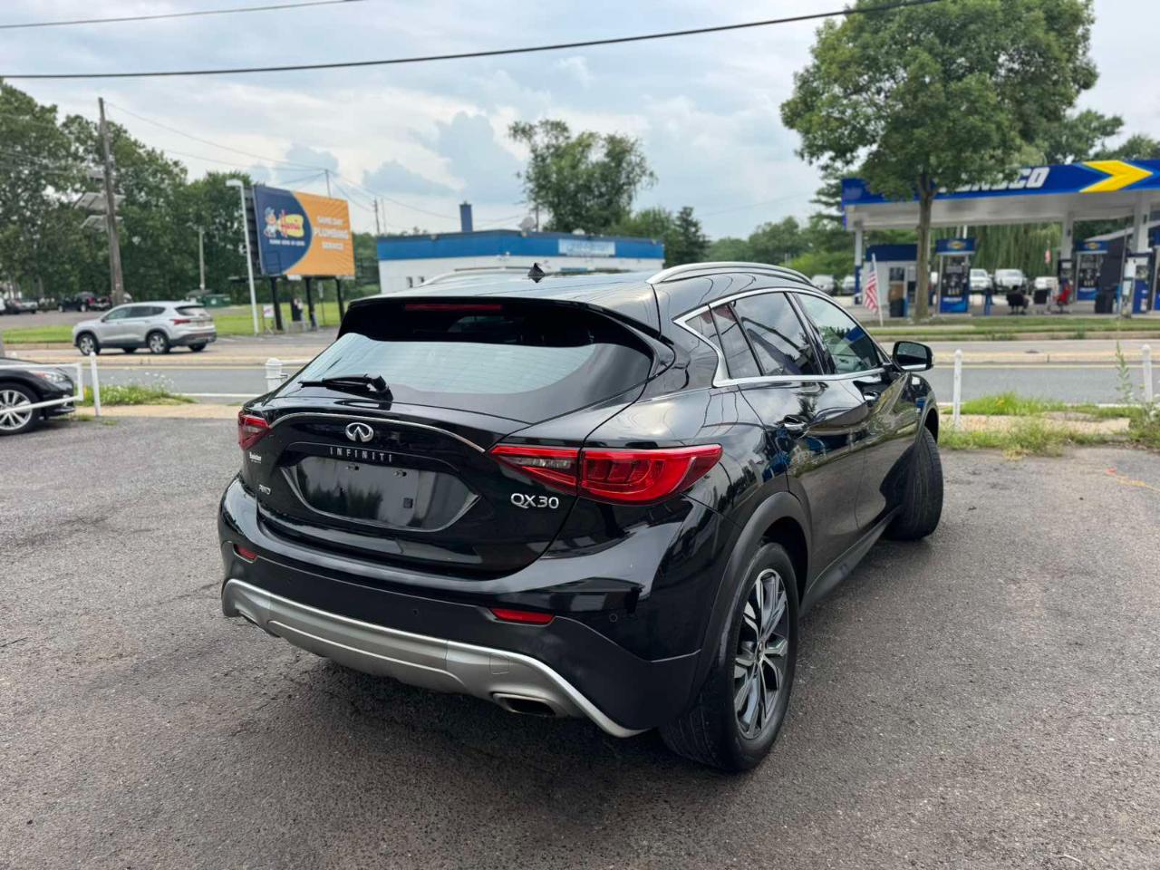 Infiniti QX30 Premium AWD *Ltd Avail* 2017