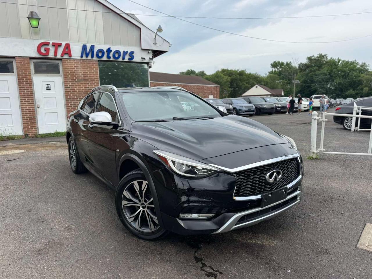 Infiniti QX30 Premium AWD *Ltd Avail* 2017
