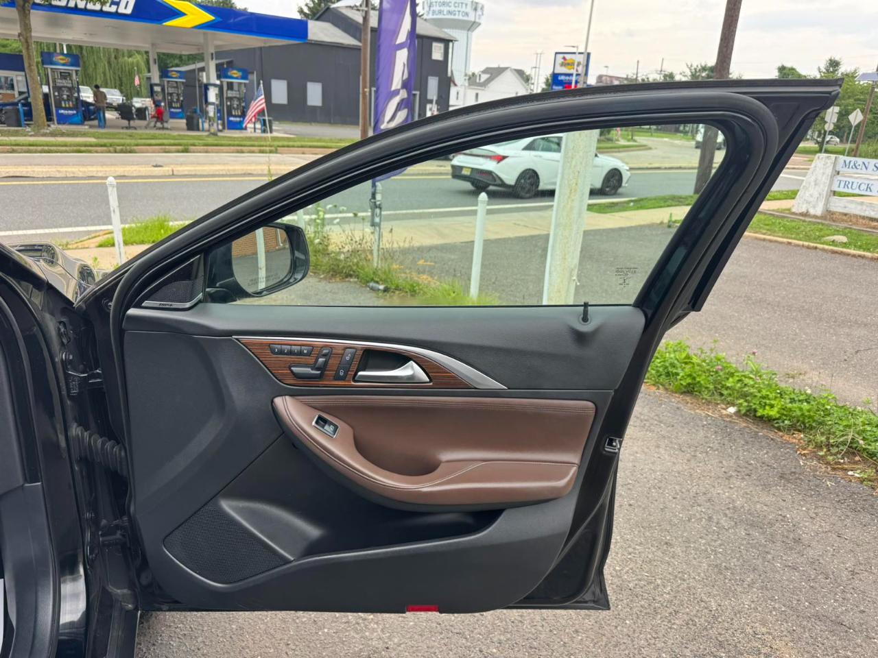 Infiniti QX30 Premium AWD *Ltd Avail* 2017