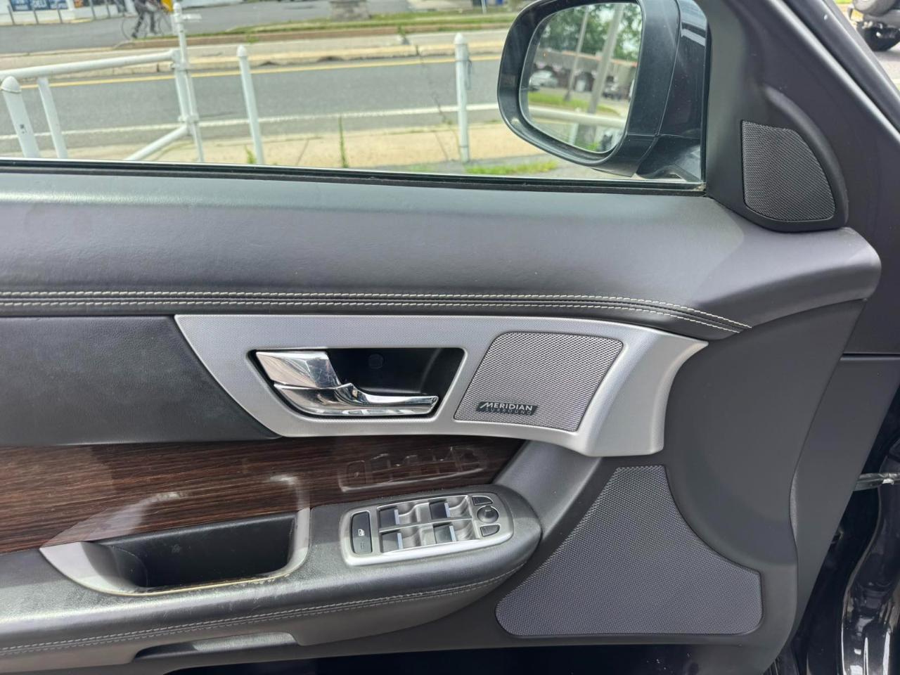 Jaguar XF 4dr Sdn V6 Sport AWD 2015