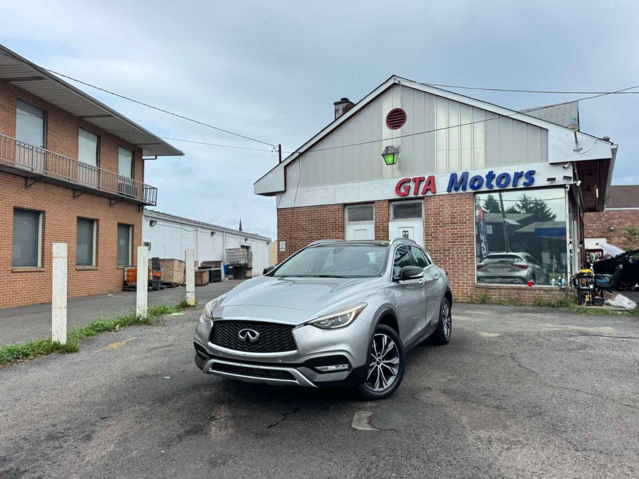 Infiniti QX30 Premium AWD *Ltd Avail* 2017