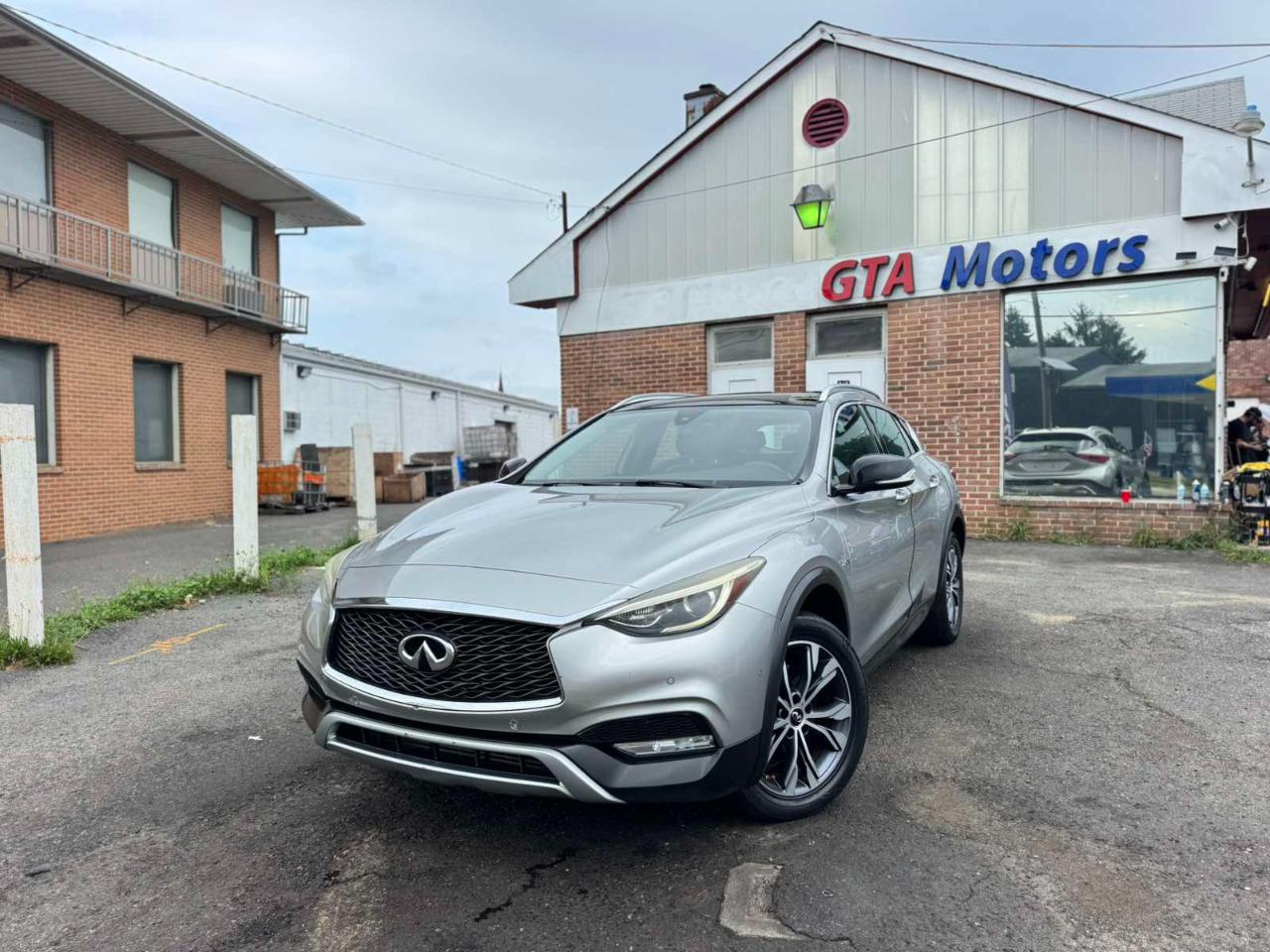 Infiniti QX30 Premium AWD *Ltd Avail* 2017