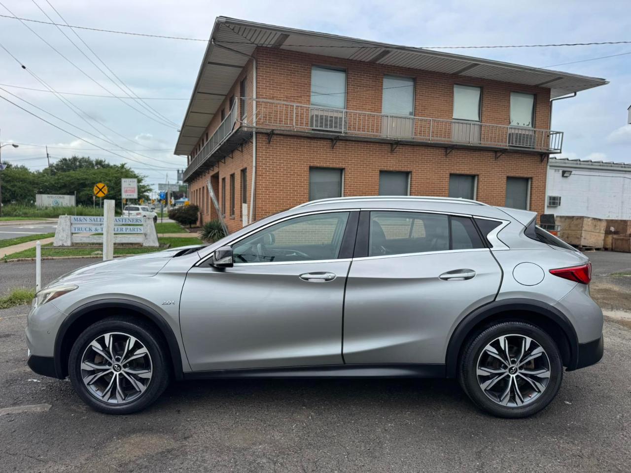 Infiniti QX30 Premium AWD *Ltd Avail* 2017