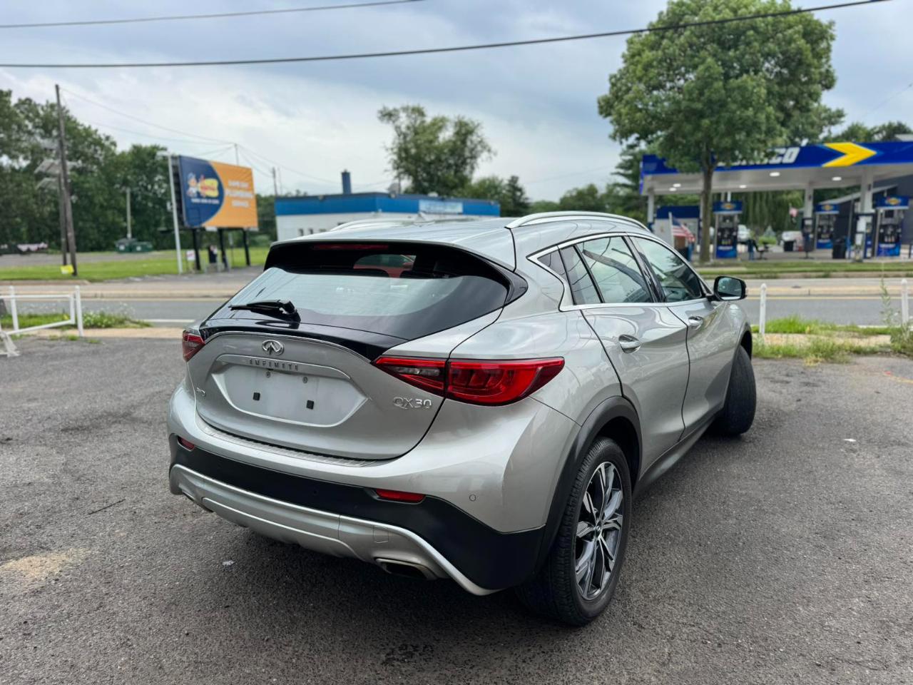 Infiniti QX30 Premium AWD *Ltd Avail* 2017