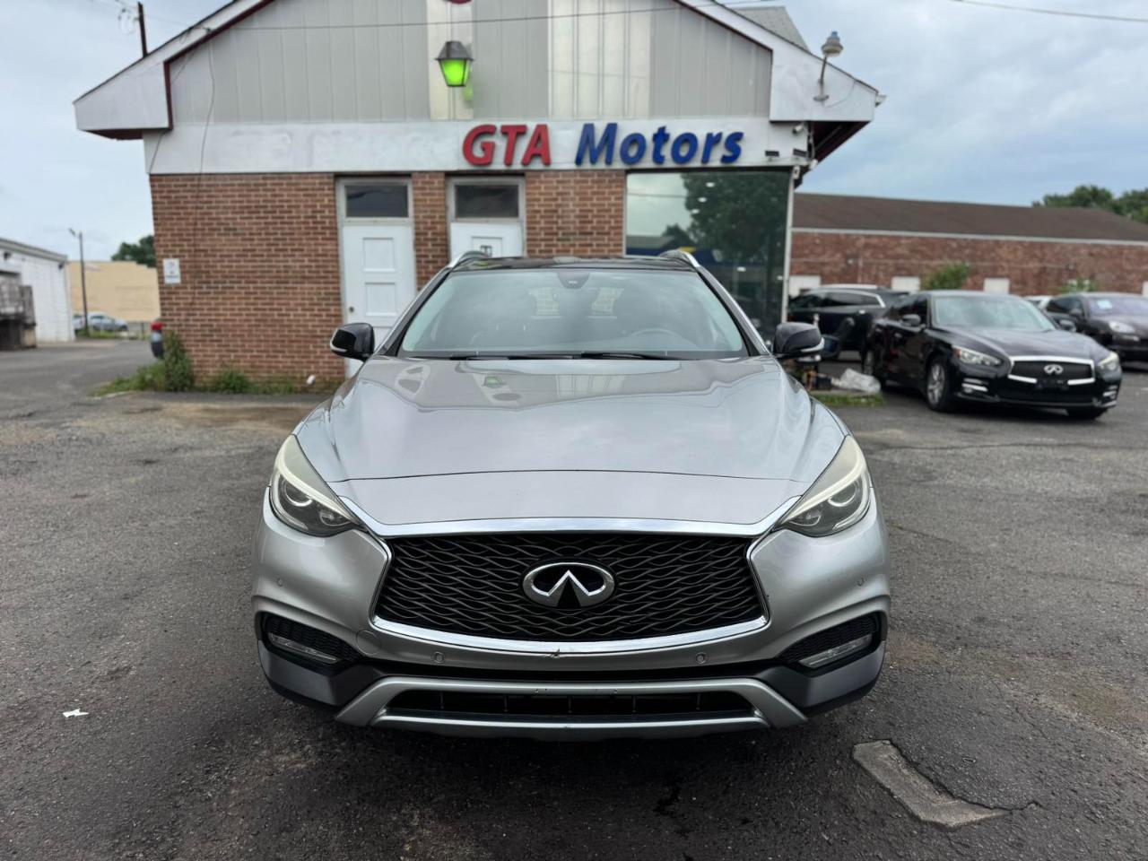 Infiniti QX30 Premium AWD *Ltd Avail* 2017