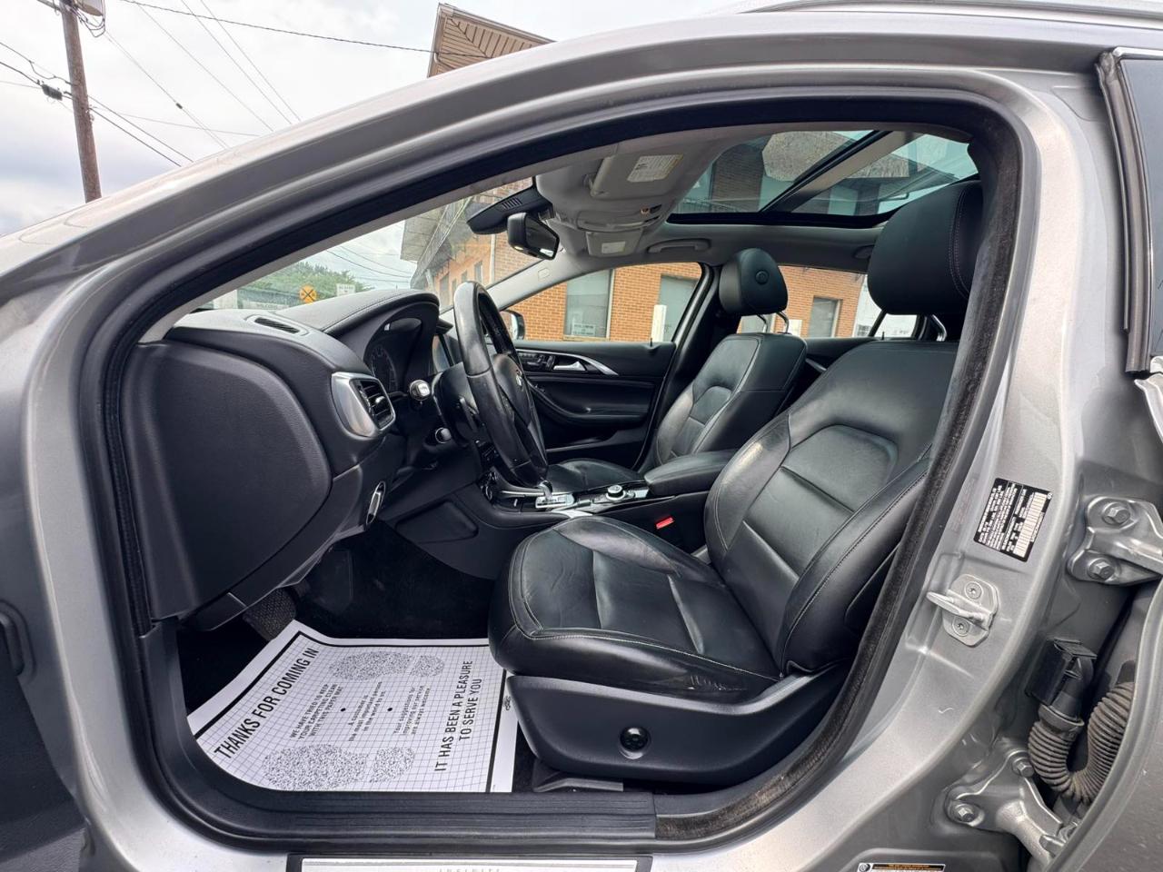 Infiniti QX30 Premium AWD *Ltd Avail* 2017