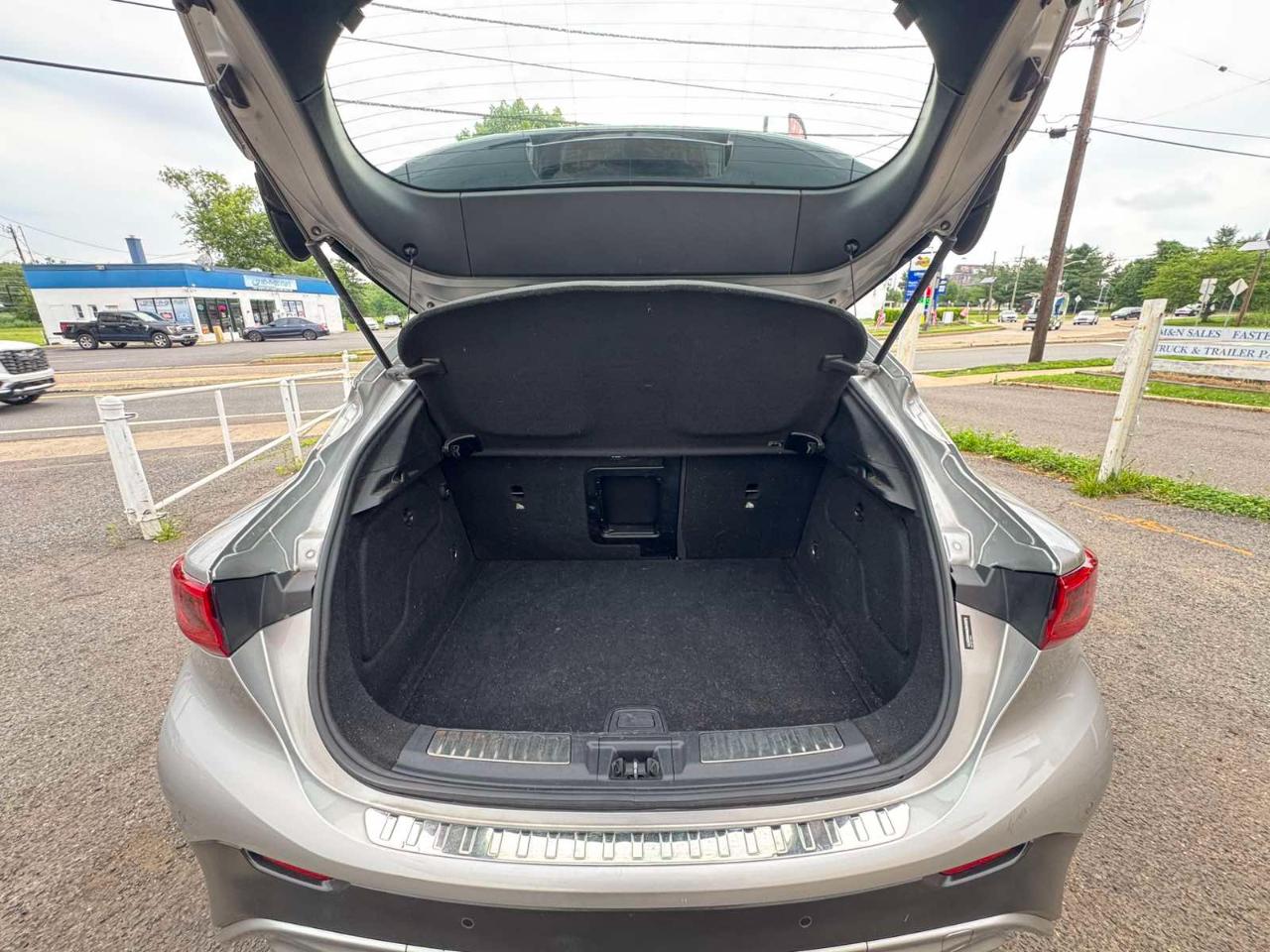 Infiniti QX30 Premium AWD *Ltd Avail* 2017