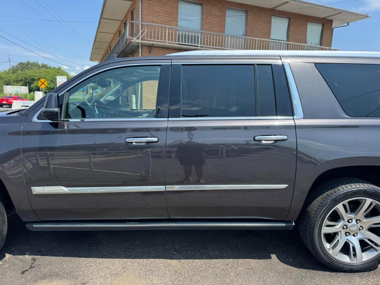 Cadillac Escalade ESV 4WD 4dr Premium Collection 2016