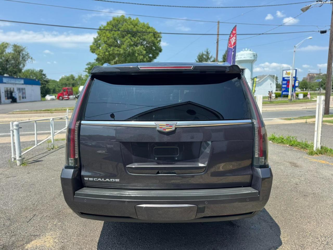 Cadillac Escalade ESV 4WD 4dr Premium Collection 2016