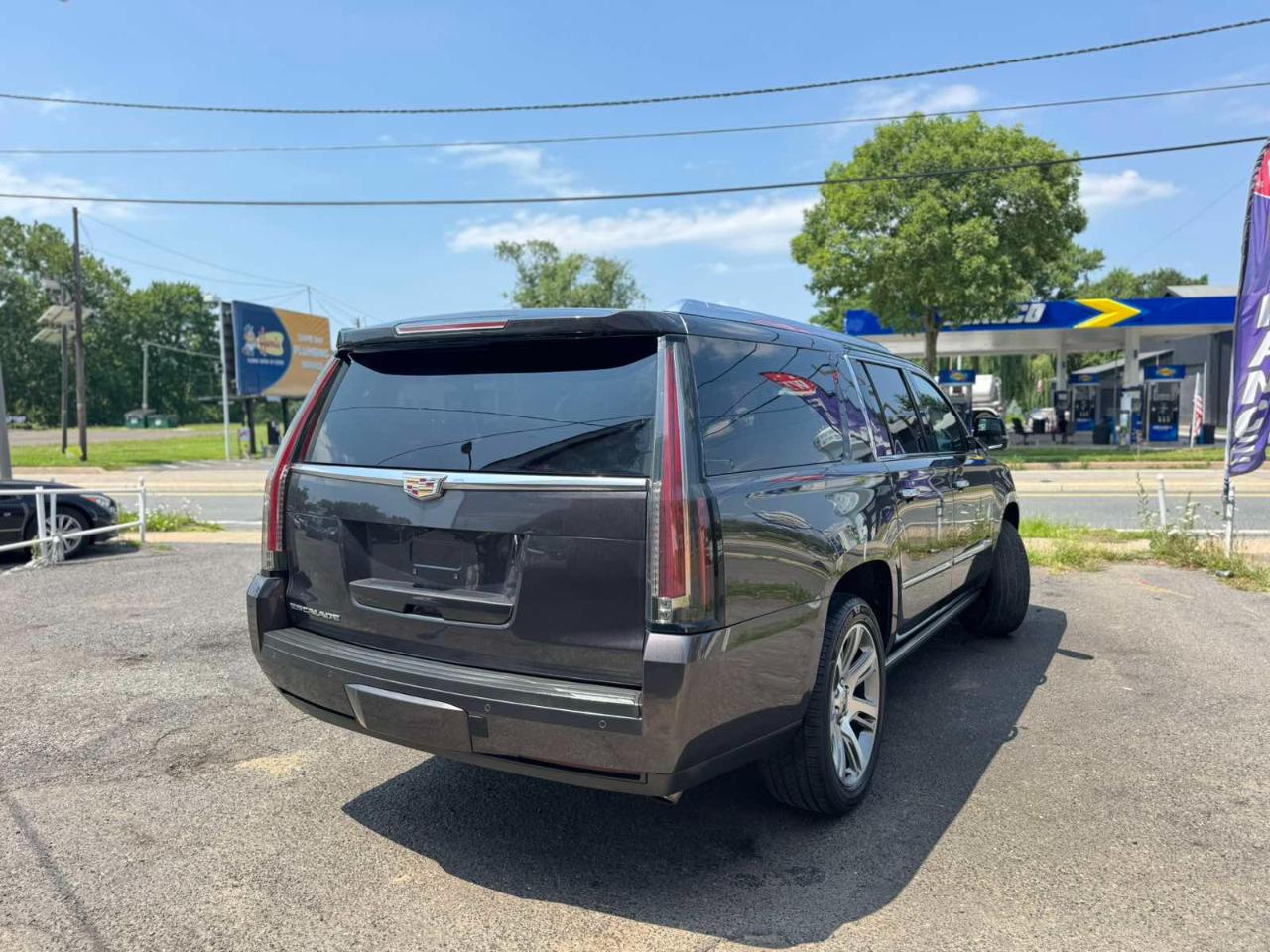 Cadillac Escalade ESV 4WD 4dr Premium Collection 2016