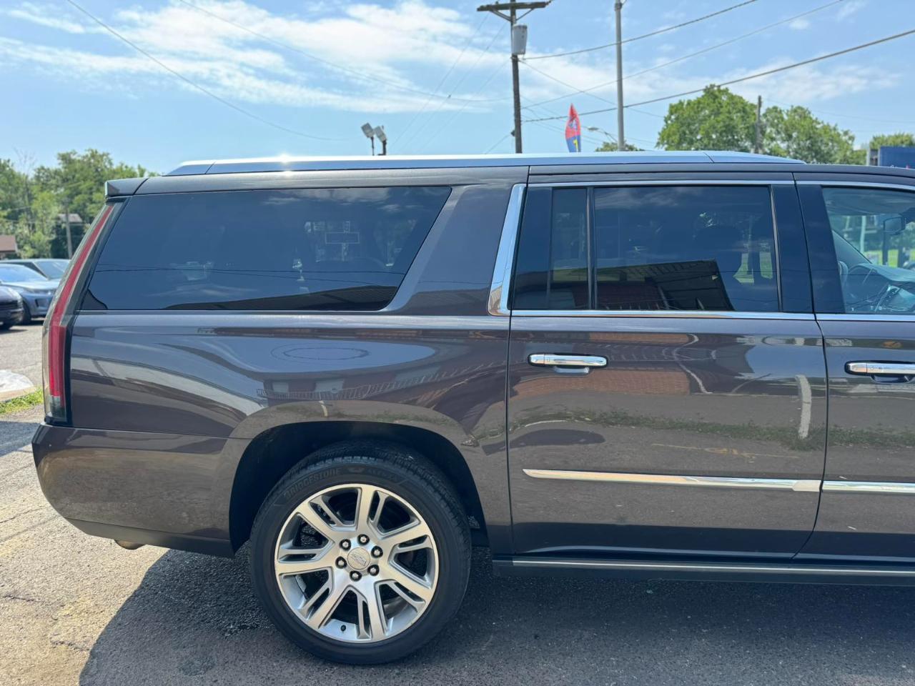 Cadillac Escalade ESV 4WD 4dr Premium Collection 2016