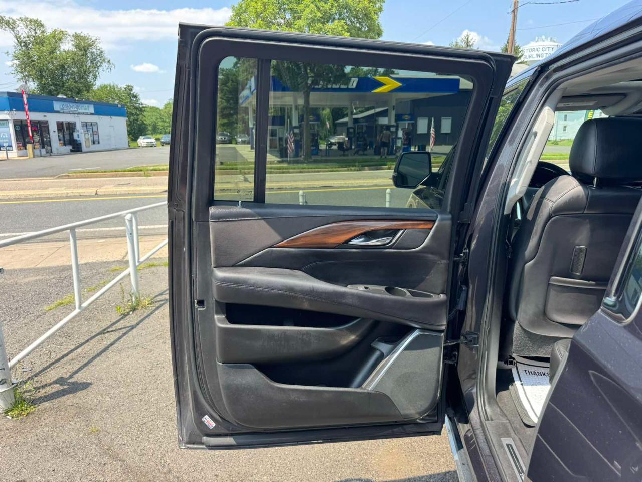 Cadillac Escalade ESV 4WD 4dr Premium Collection 2016