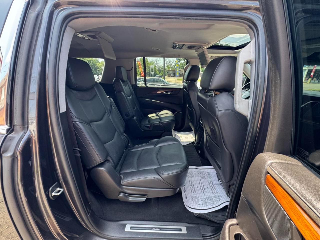 Cadillac Escalade ESV 4WD 4dr Premium Collection 2016