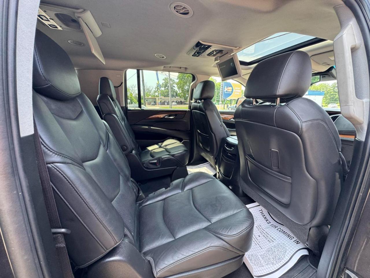 Cadillac Escalade ESV 4WD 4dr Premium Collection 2016
