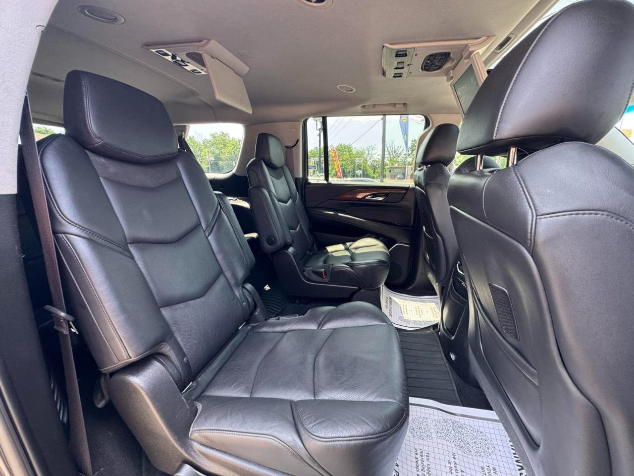 Cadillac Escalade ESV 4WD 4dr Premium Collection 2016